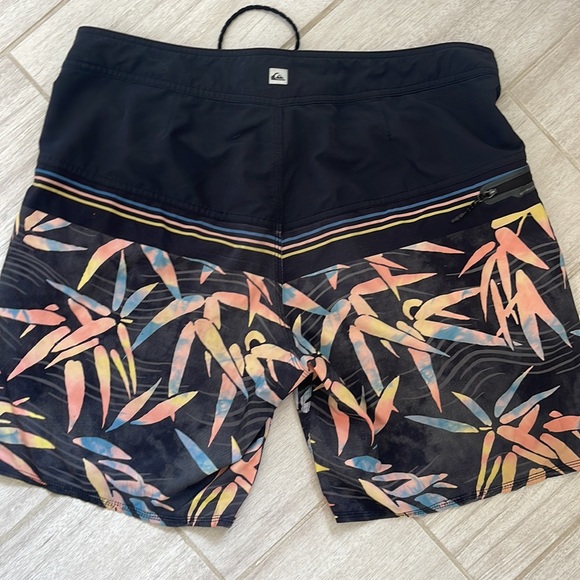 Quicksilver Swim Trunks - Picture 3 of 5